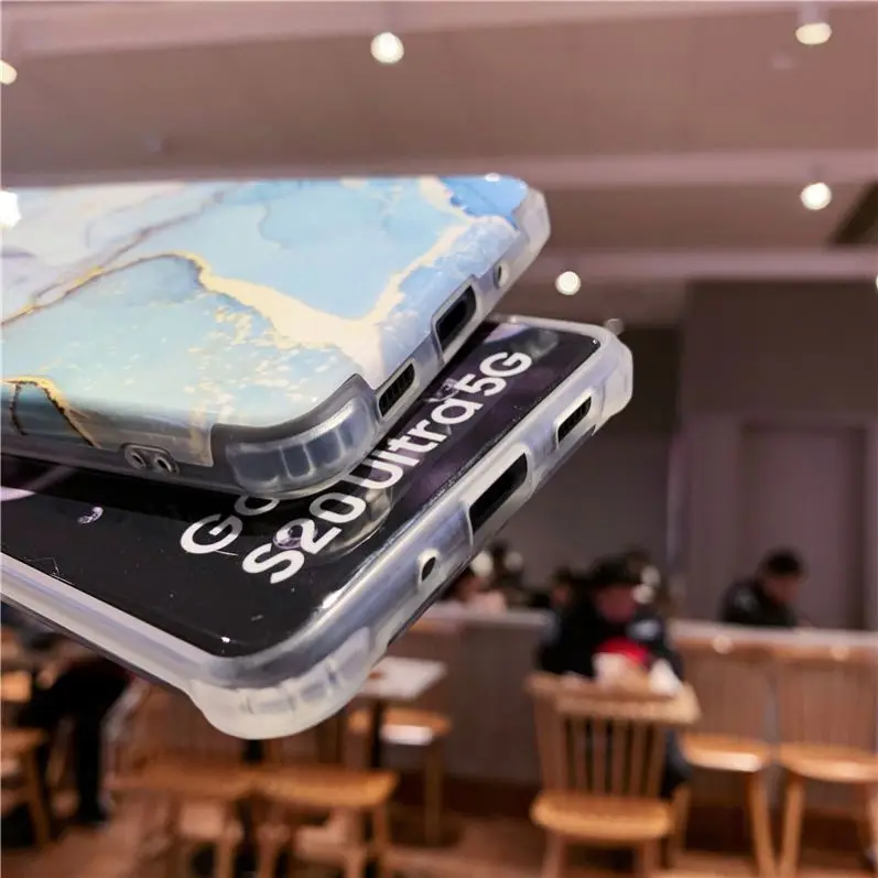 Модный глянцевый мраморный чехол для Samsung Galaxy S22 противоударный угловой золотой A51 S20 S21 FE Note 20
