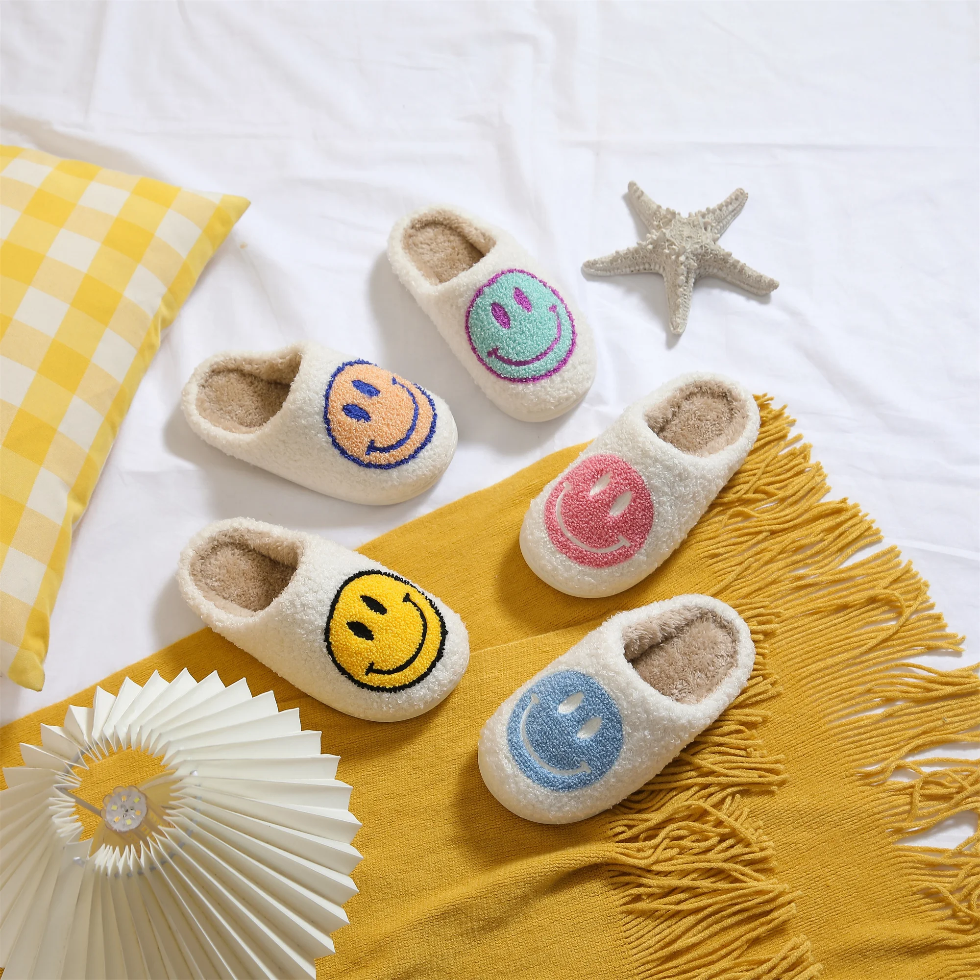 2022 Popular Kids Smile Face Slipper Slides Children Winter Indoor Flat Happy Face Slippers For Kids