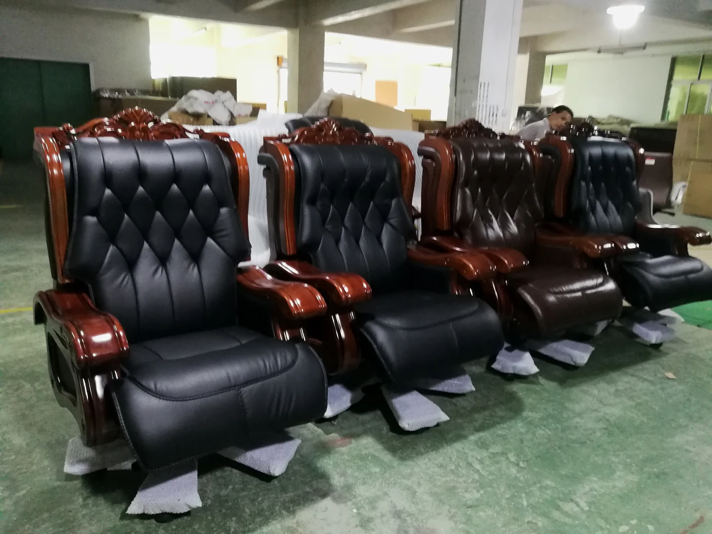 Роскошный Королевский функция поворотный эргономичный офисный стул с откидывающейся спинкой из коровьей кожи общие