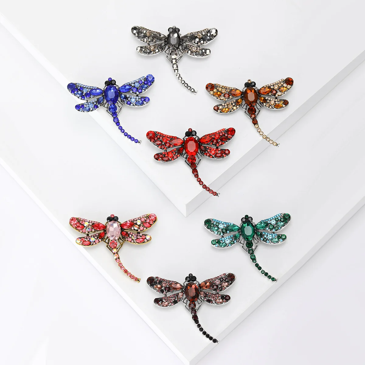 Luxury Dragonfly Brooches Designer Jewelry Shiny Crystal Rhinestone Brooch Pin Gift Full Diamond Brooch Suit Clothing Decoration