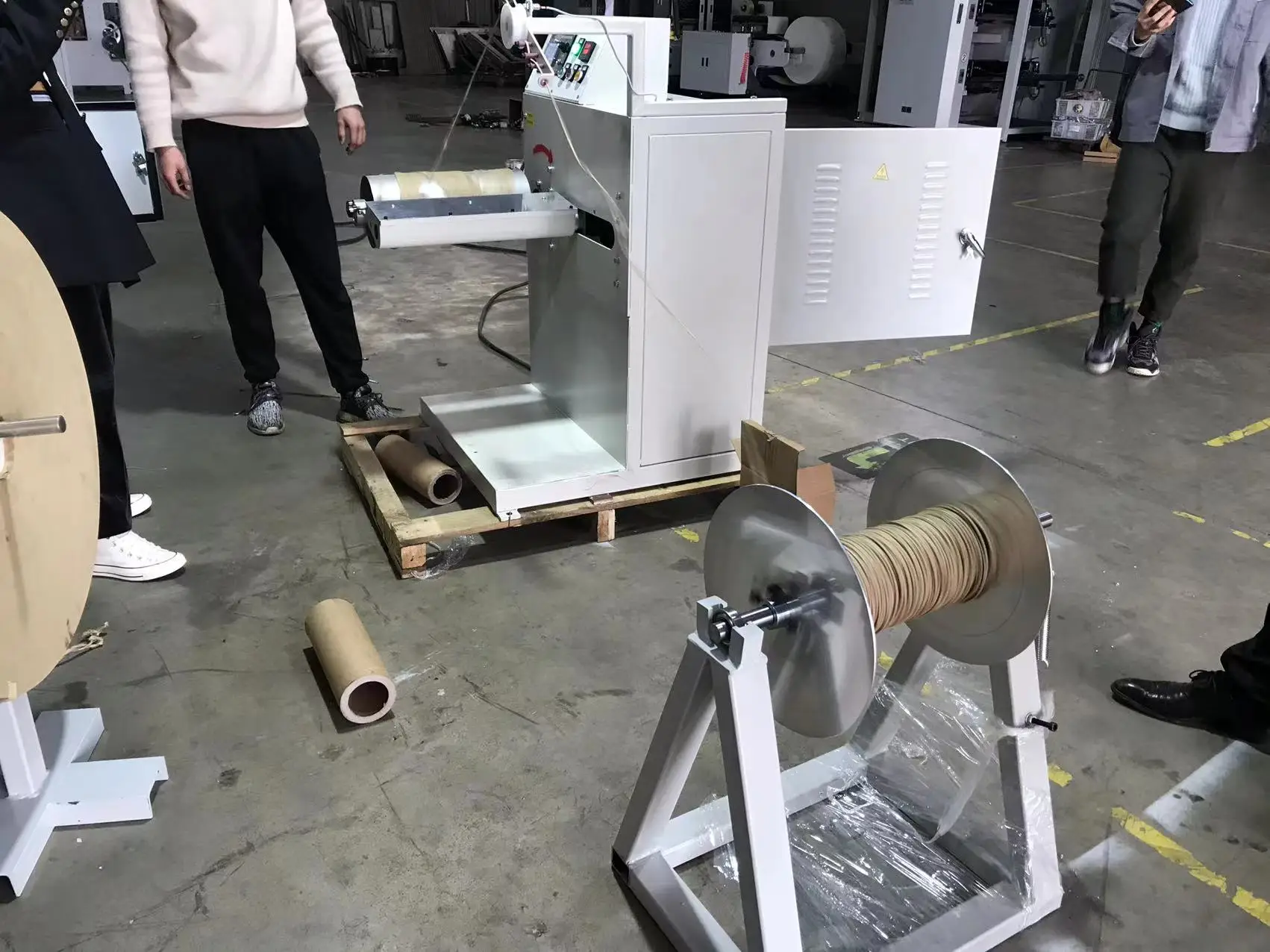 Twisted Handle Machine For Shopping Paper Bag With The Twisted Handle