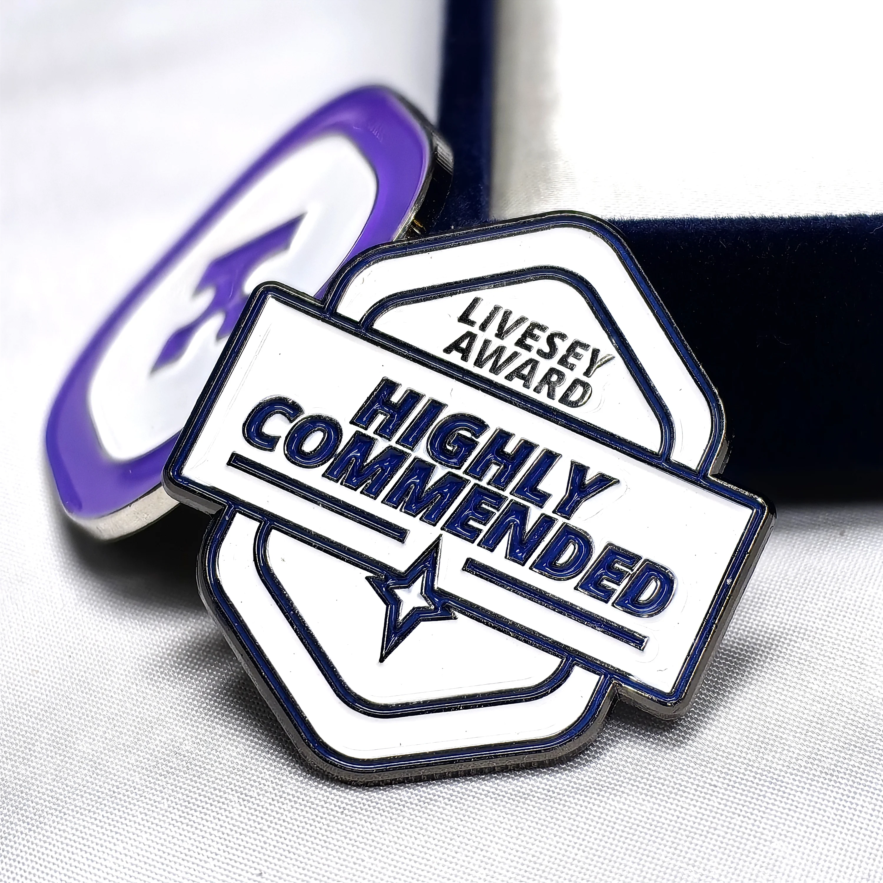 Hard Enamel Pins Minority Design Metal Crafts Badges For Cloth/Hat Decorate Advanced Design Chinese Manufacture Wholesale