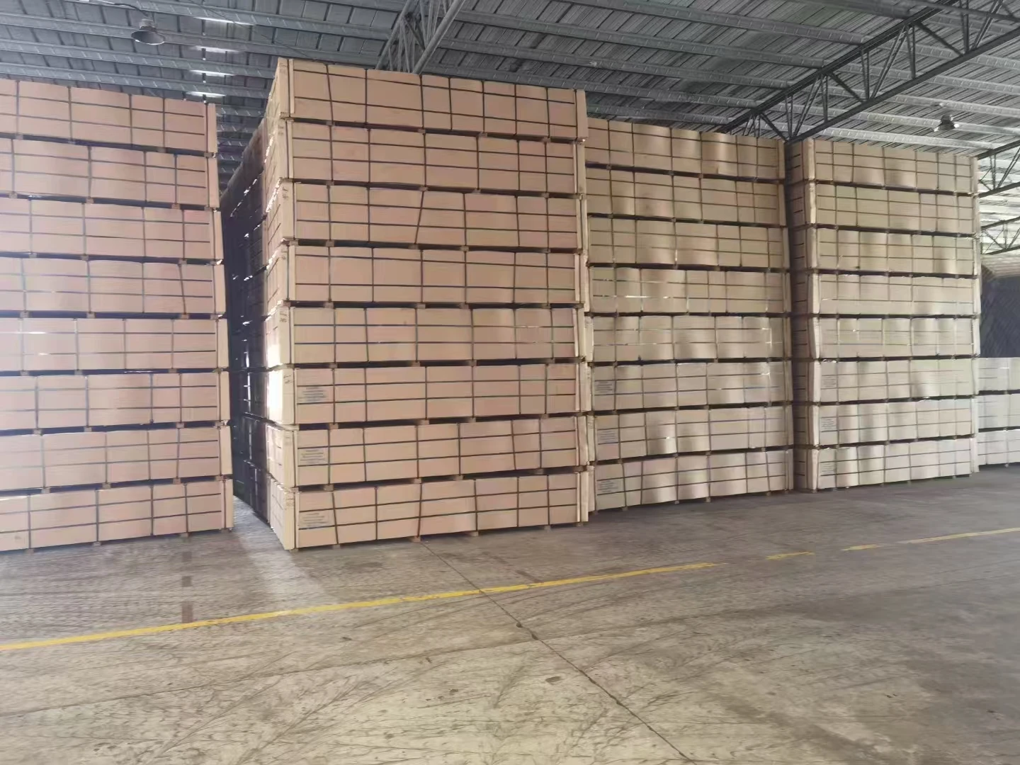 1830*3660MM Size Fireproof MDF Board 18mm  Plain MDF Wooden Grain Melamine  FR  Board