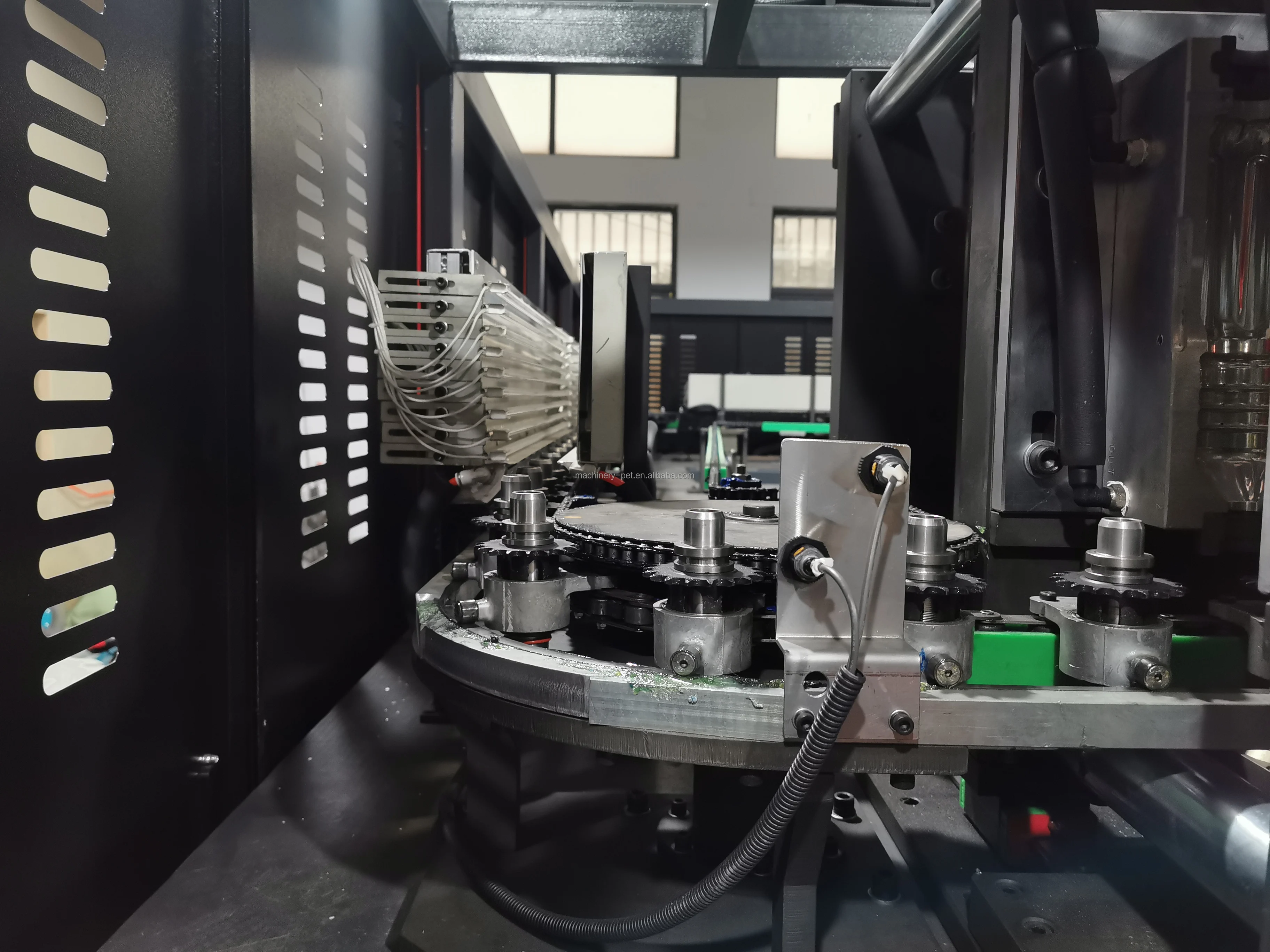 Maquina de soplado de botellas de agua suda de alta velocidad