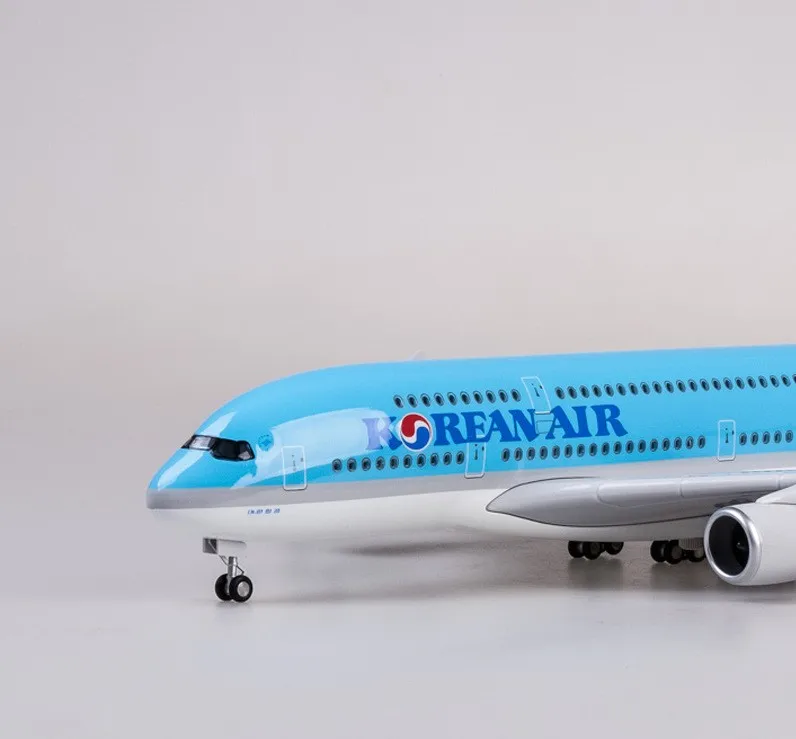 1/150 Korean Air Airbus 380 Boeing 747 ABS resin commercial passenger aircraft model with wheel lights