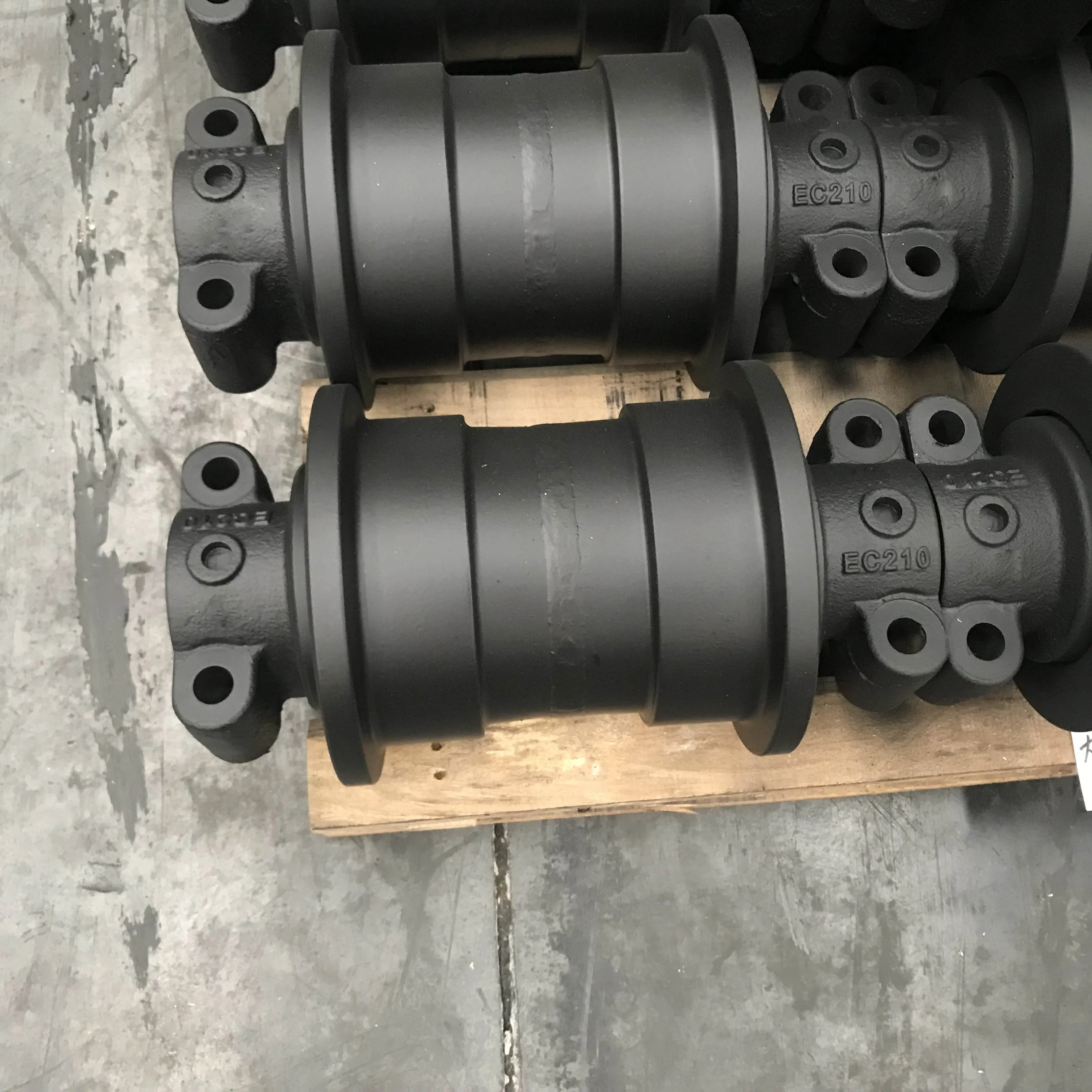 EC210 экскаватор Нижний роликовый гусеничный ролик 1181-00020