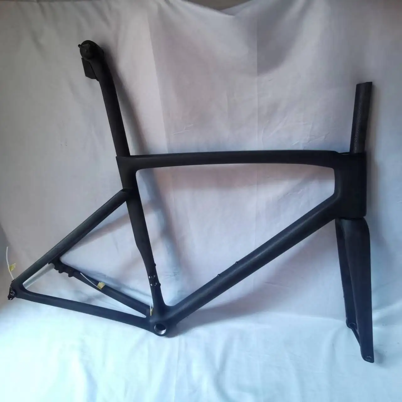 2022 New colour road bike SL7 carbon frame clean routing threaded BSA thru axle 100*12 142*12mm 700C carbon road bicycle frames