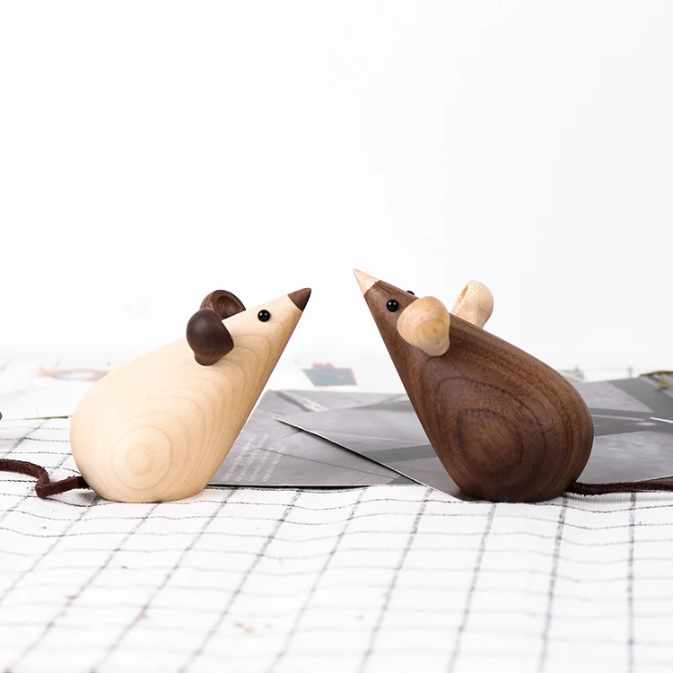 
New year business gifts toy and kids doll wooden animals mouse ornament craft small gifts for home furnishing 