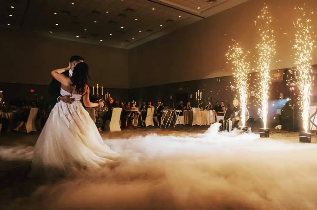 Hot Selling Party Sparkles Nightclub Event  Dmx Control Fountain Cold Pyro Stage Fireworks Dj Spark Machine