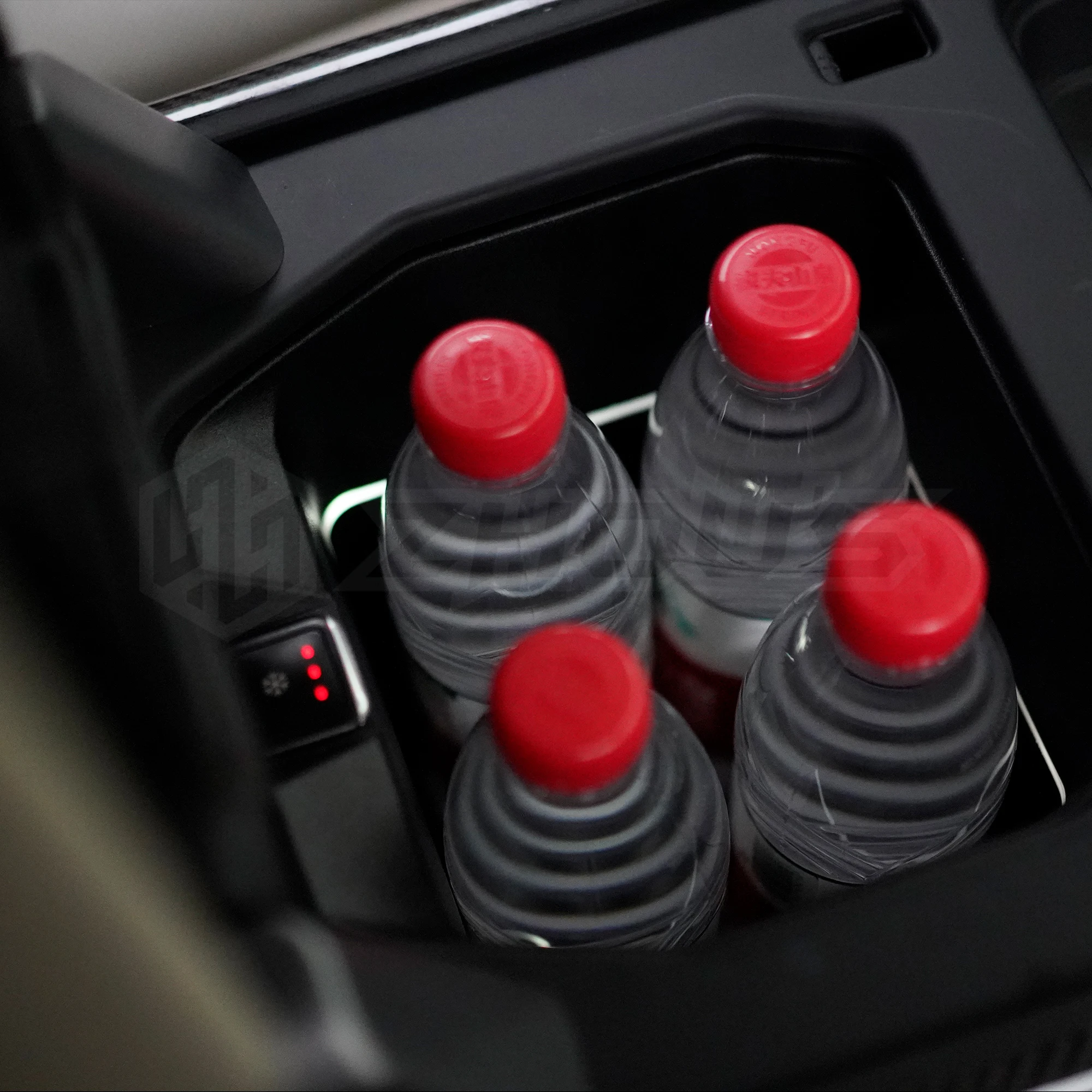 Auto Spare Parts  Mini Freezer Auto Freezer Small Armrest Referigator Car Fridges For Range Rover Vogue