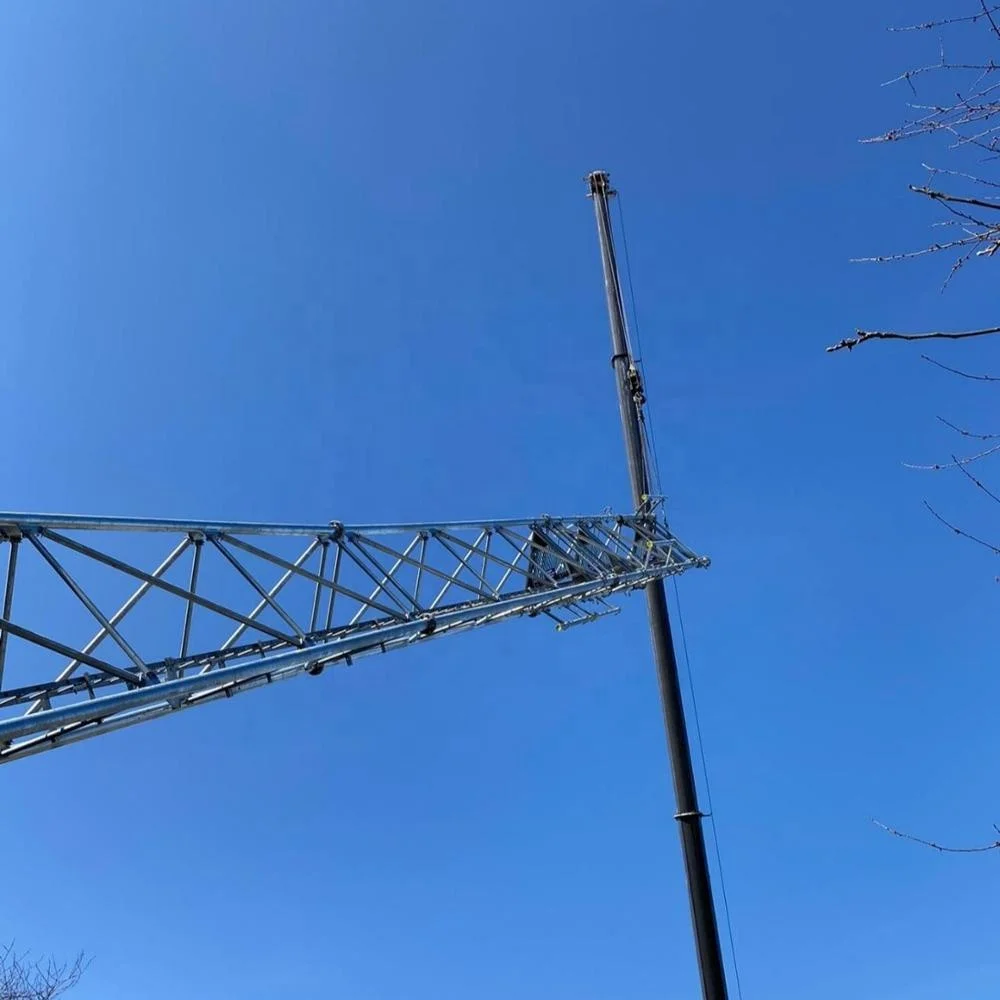 
3 legged tubular telecommunication steel galvanized tower with brackets,fall arrest,aircraft warning light etc accessories 