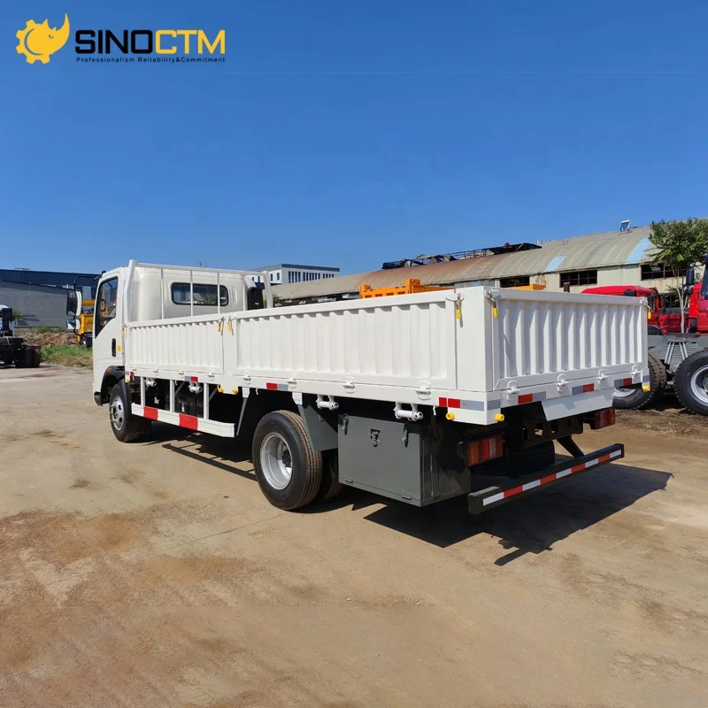 Sinotruk Howo 4x2 Cargo Light Truck 140hp 5-12ton Mini Box Van Truck for Sale