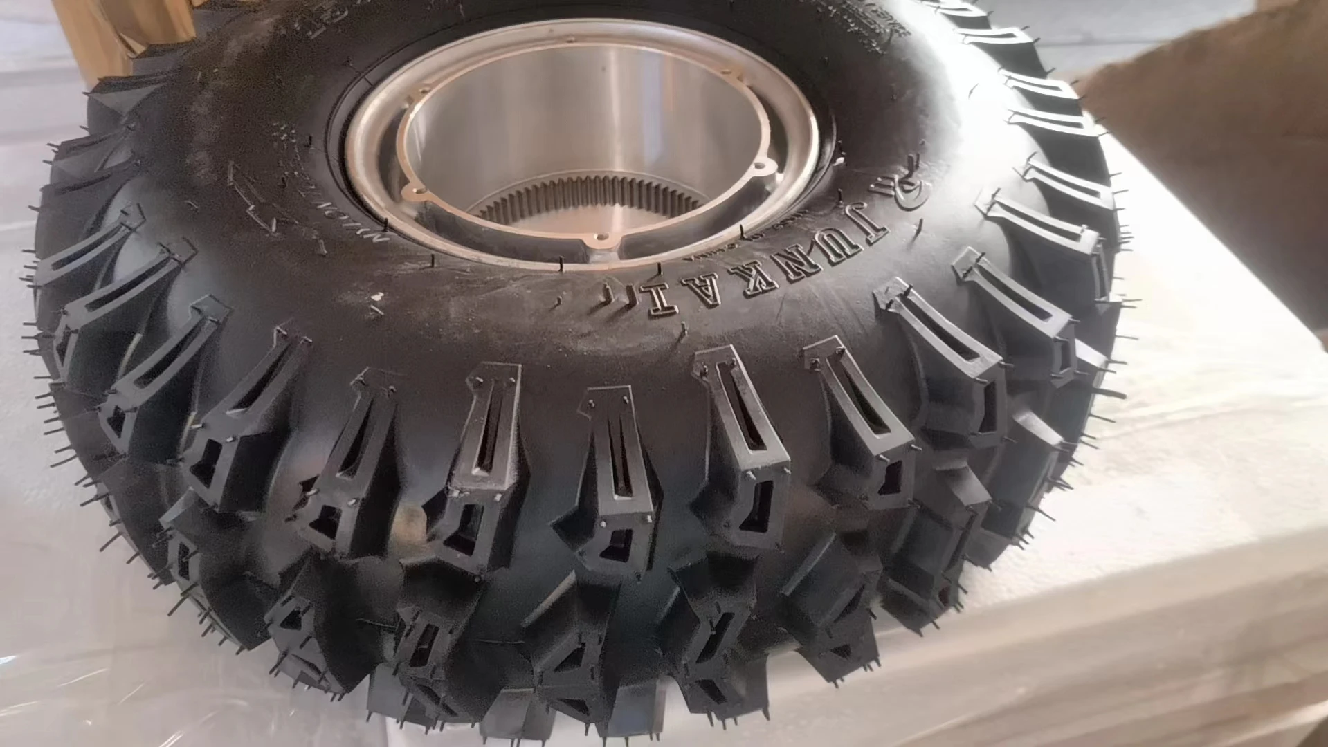 13 inch 48v 800w 1000w High Torque 80N.m 100N.m 150N.m 6-15km/h Low-speed Geared Hub Motor Wheel with wide tire