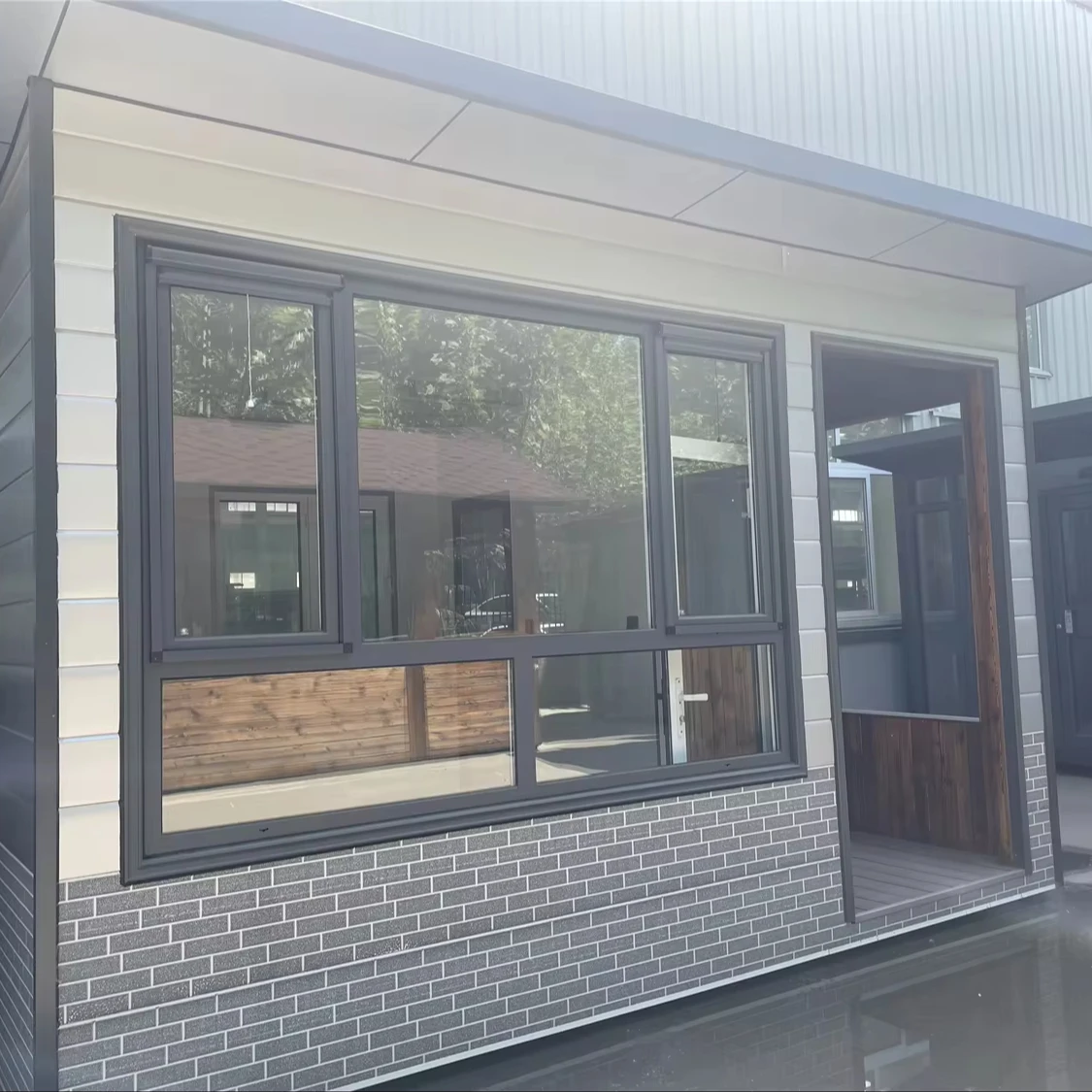 Affordable 2-Story Temporary Detachable Prefabricated Container House Hospitals/Employee Dormitories Building Factory