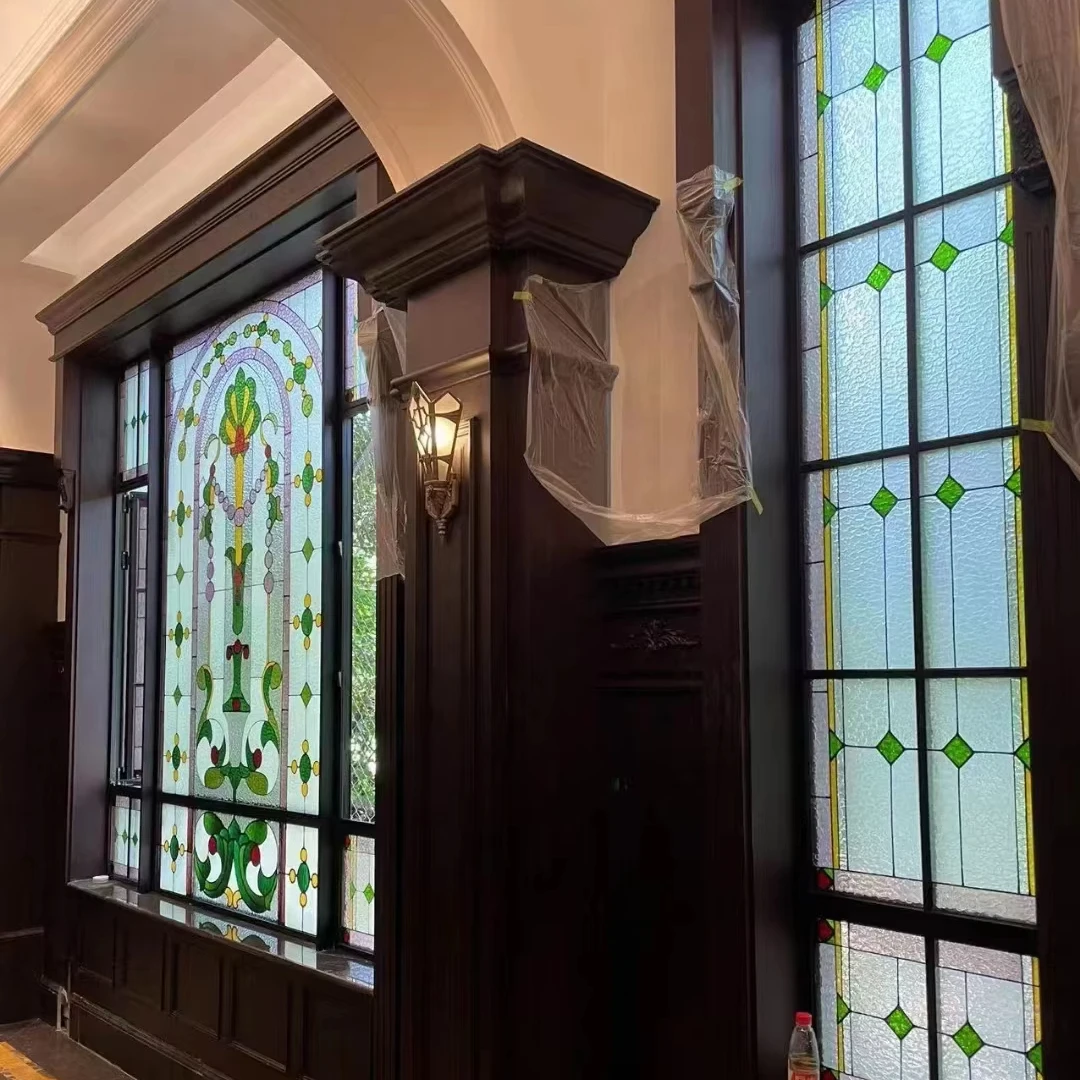 Exquisite Art Glass - A Stunner for Building Materials Industry: Elegant, Handcrafted, and Visually Striking Art Glass