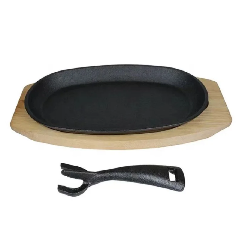 Cast iron western steak pan Iron plate roast pig iron barbecue plate uncoated non-stick oval with wooden iron fork