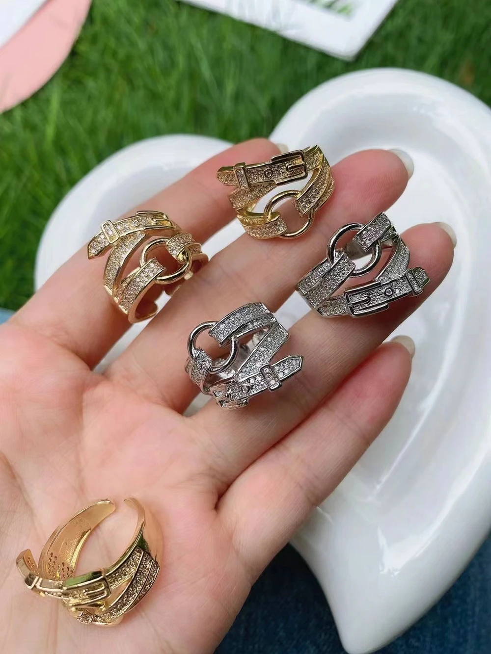 Adjustable Fashion Gold Plated Zircon Belt Buckle Charms Jewelry Copper Brass Ring for Party Gift