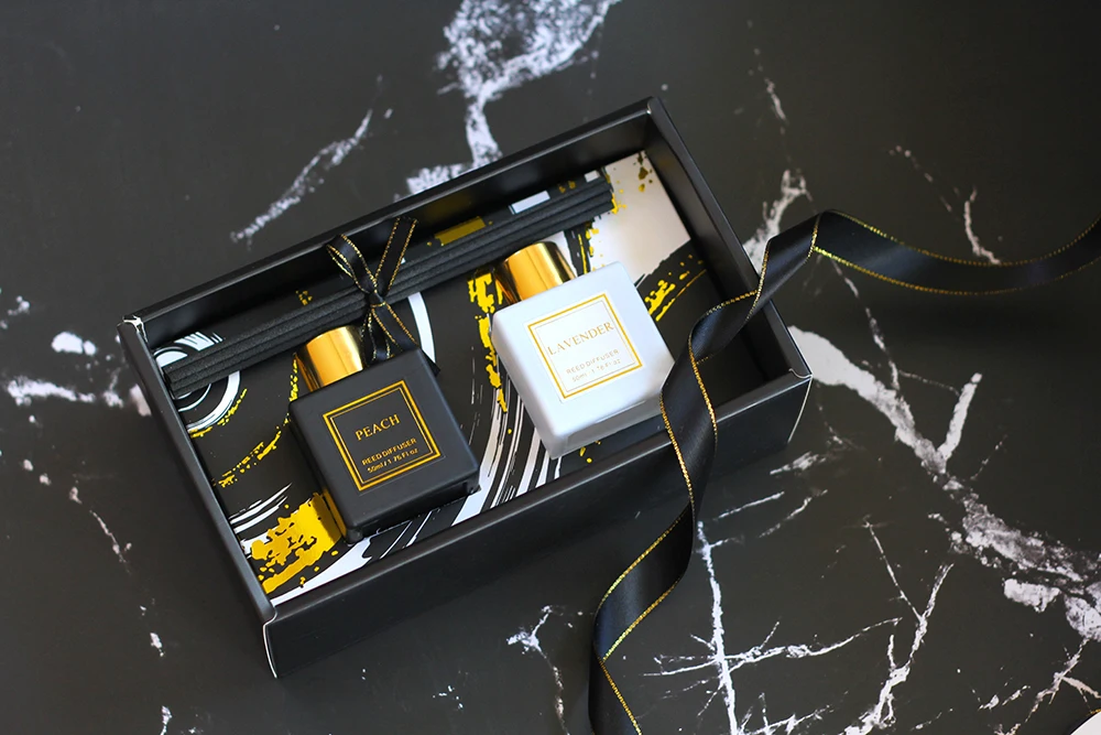 Luxury aroma oil reed diffuser set with rattan sticks