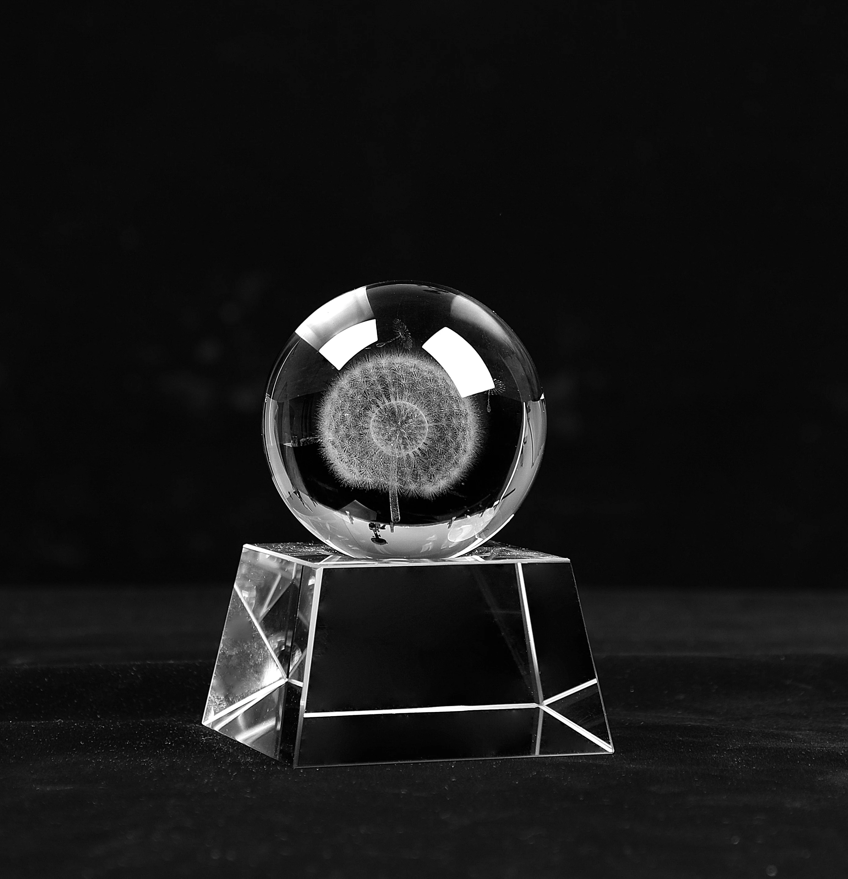 Factory sale crystal glass ball Personality pattern Pattern customization 75mm crystal ball