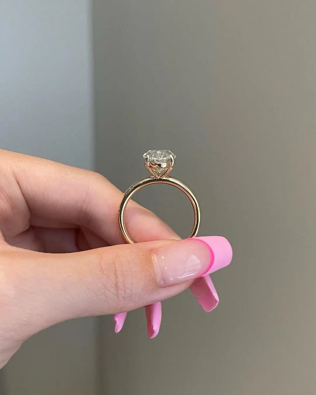 Manufacturer Wholesale 925 Sterling Silver 7*9 mm 2CT Oval Shape Solitaire D VVS Moissanite Engagement Ring For Girls