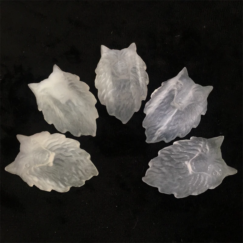 Wholesale Natural White Crafts Selenite Wolf Head Crystal Wolf Head Carving
