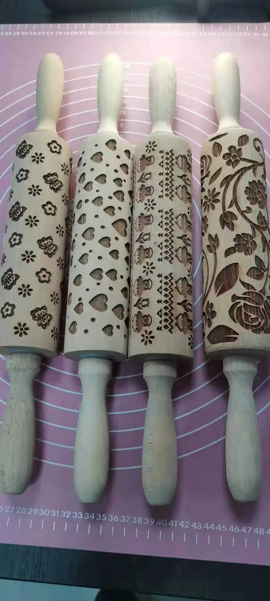 Wholesale 2022 new design Kitchen Baking Cookie Easter Engraved Wooden Embossed Rolling Pin