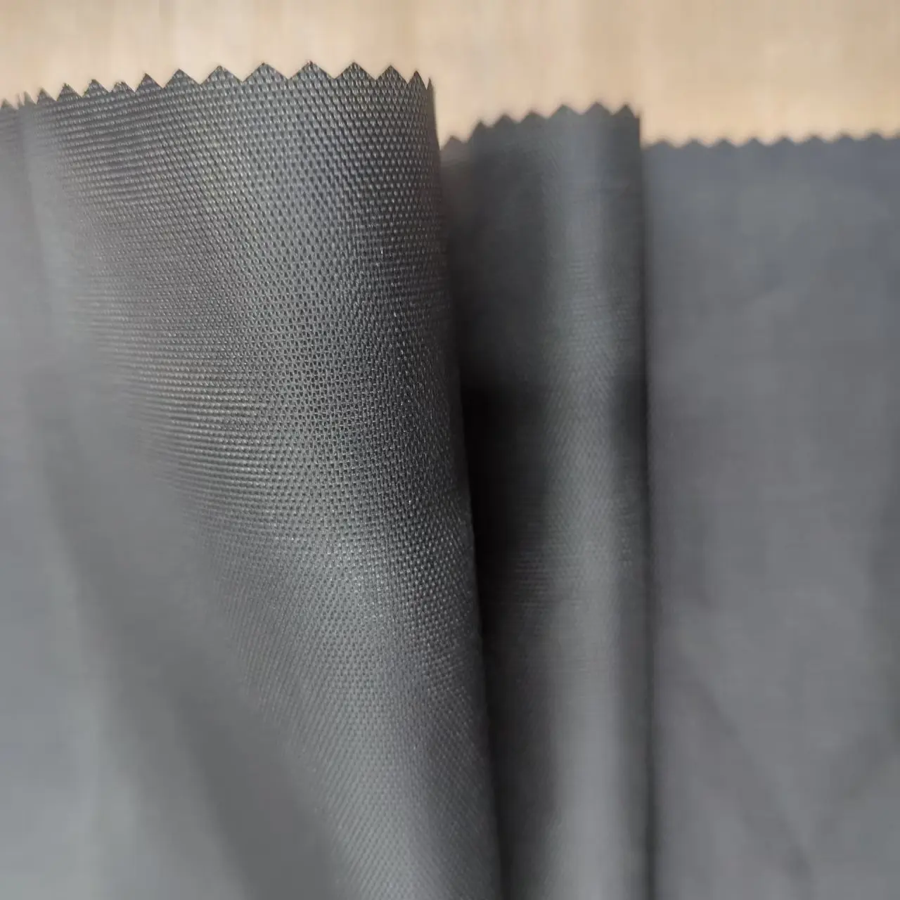 Новый материал 210D черная пряжа pa 60gsm водонепроницаемая ткань Оксфорд куртка