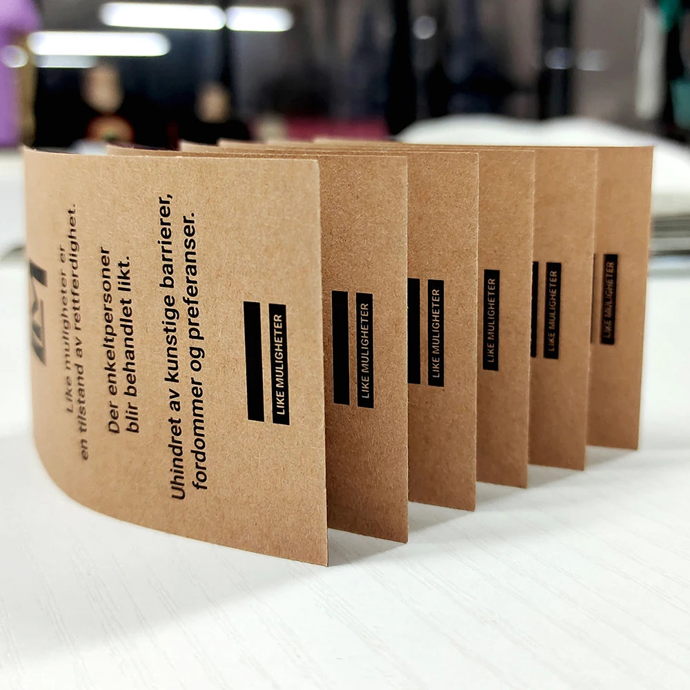 Custom Logo Luxury Garment Accessories Fashion Paper Hangtags for Clothing Own Logo