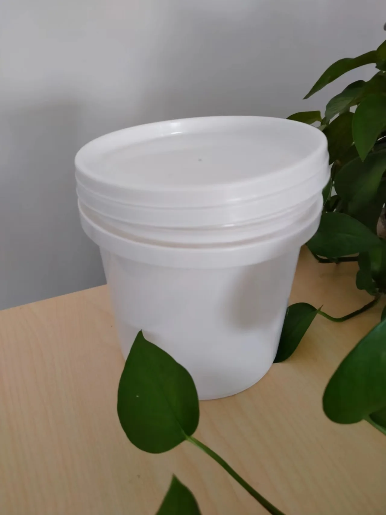 high purity SiO2 99.99% size 2*2mm cylinder shape fused silica for optical coating