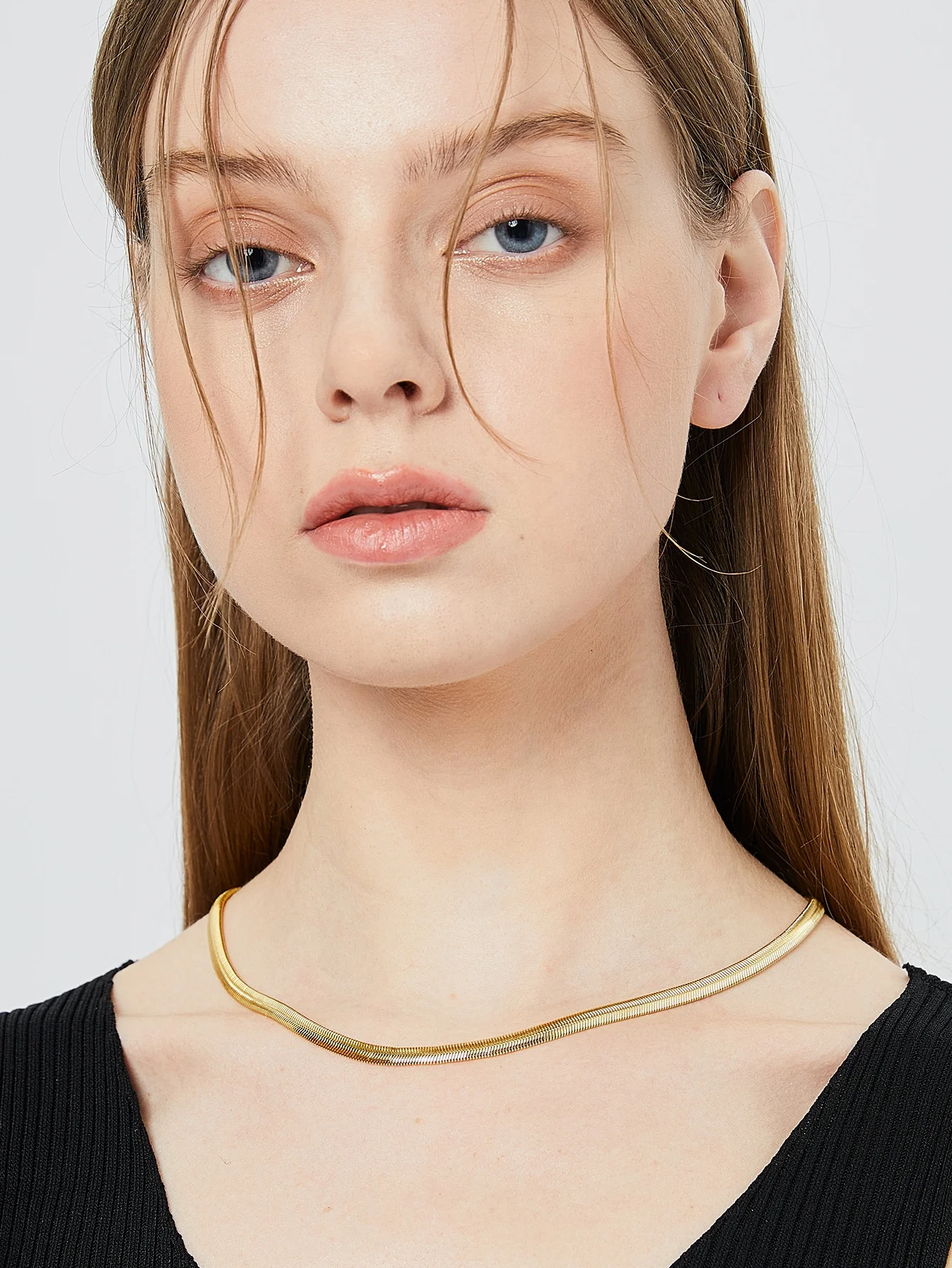 Eico Ins Cold Wind Fashion Blade Chain Collarbone Necklace 18K Gold-Plated Light Luxury Snake Bone Chain