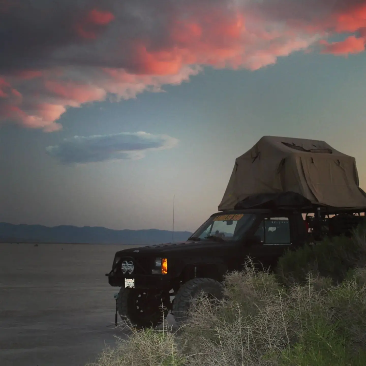 4x4 Car Rooftop tent 2-3 Person Camping Hiking Soft Top Roof Tent Waterproof Oxford Car Tents