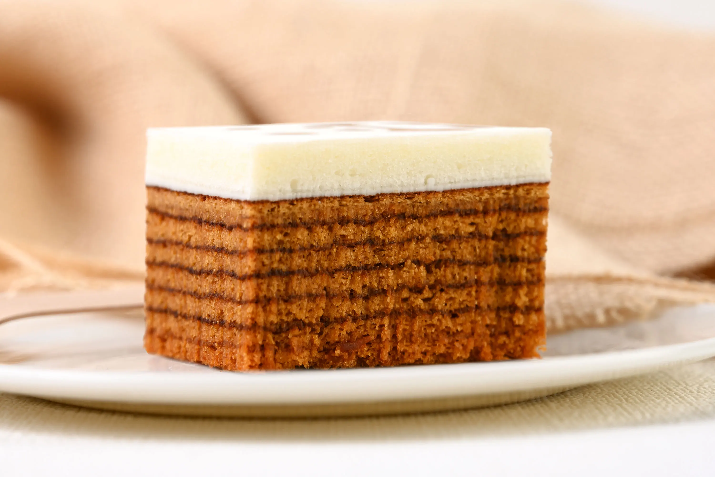 Pretty cute baumkuchen Japanese food cake gift box for wholesale