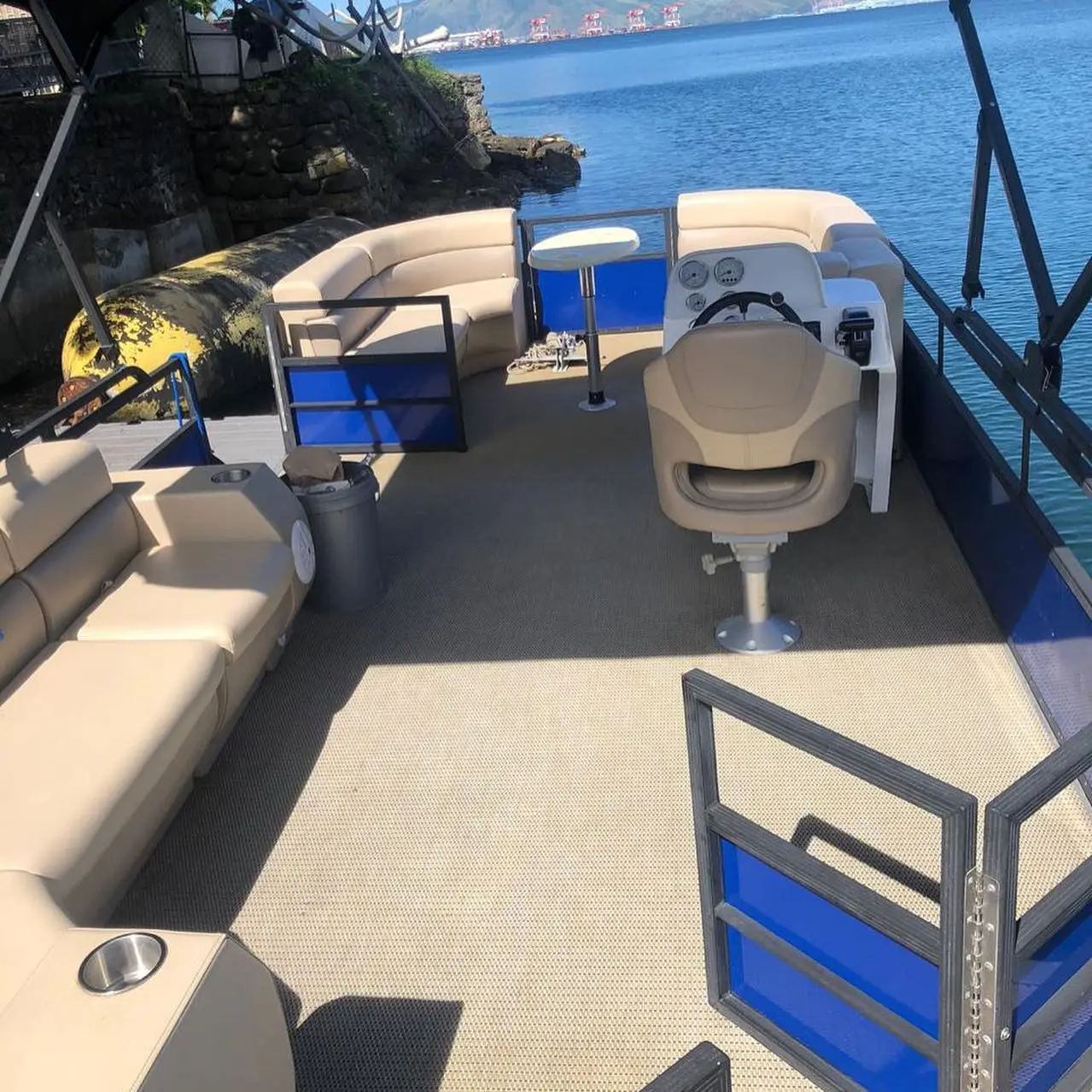 Wholesale pontoon Water Island boat raft patio party yacht Dock pontoon platform for sun bathing