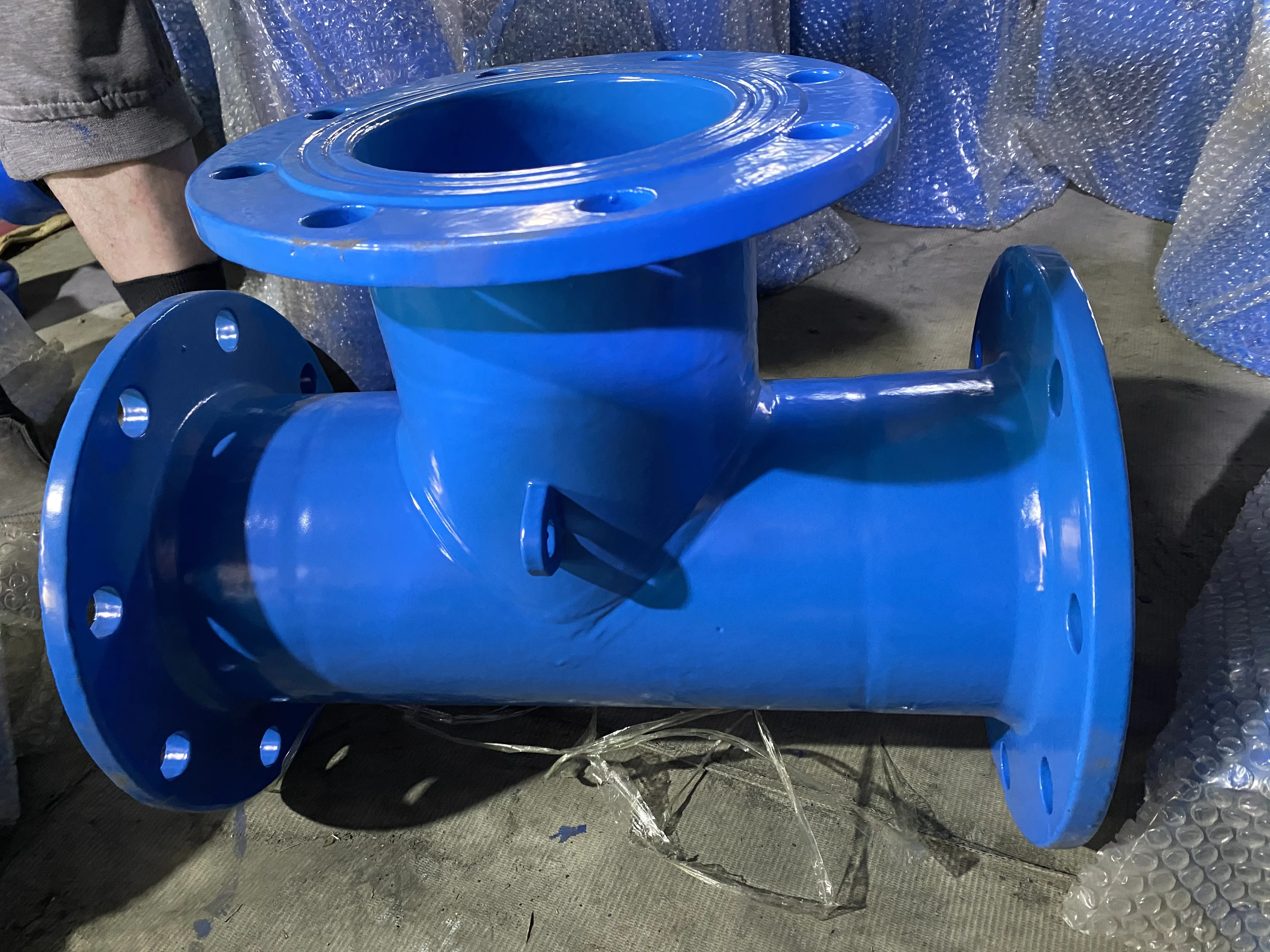 Ductile Iron Loose Flange Fittings Tee/Cross Tee/Bend/Taper/Spigot for PVC pipes