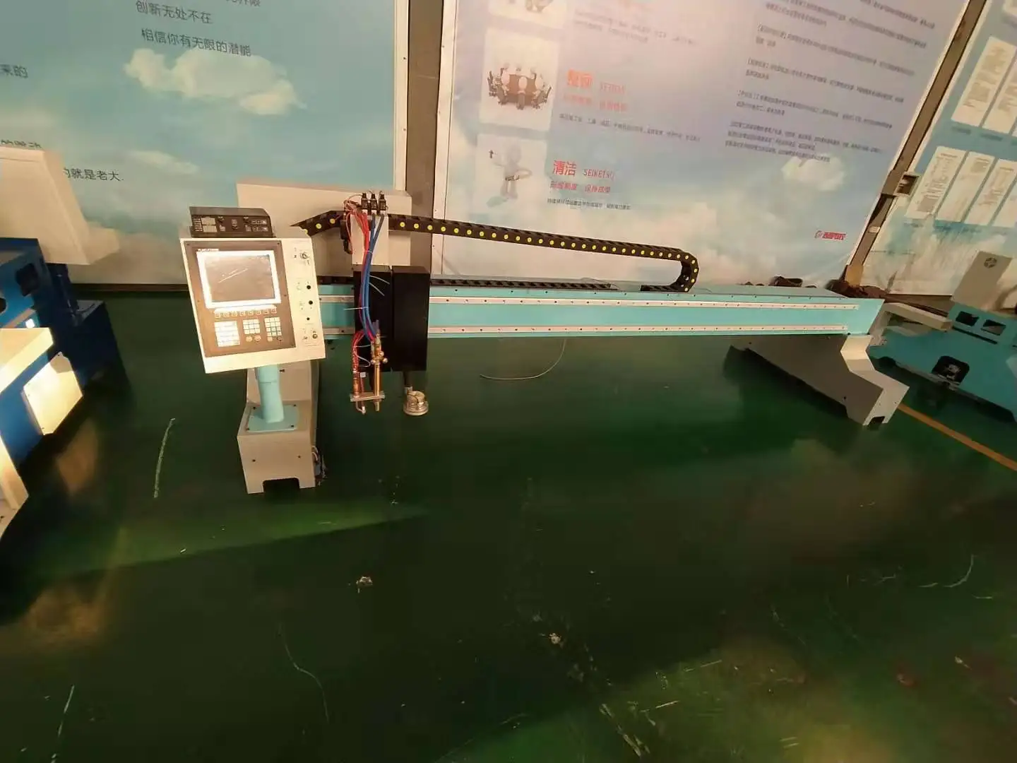 Низкая цена, готовое к отправке оборудование для плазменной и плазменной резки типа CNC