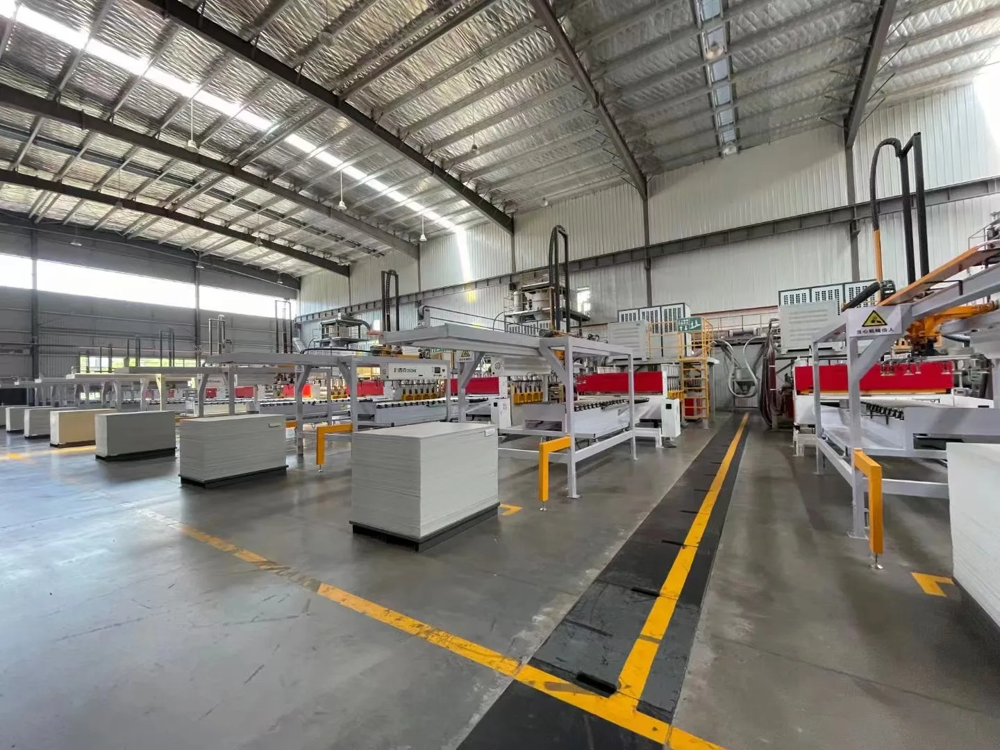 Amazing price SKYWIN Luxury Vinyl Tile  Flooring Making  Machine  Pvc Spc Extrusion Line For Flooring Production