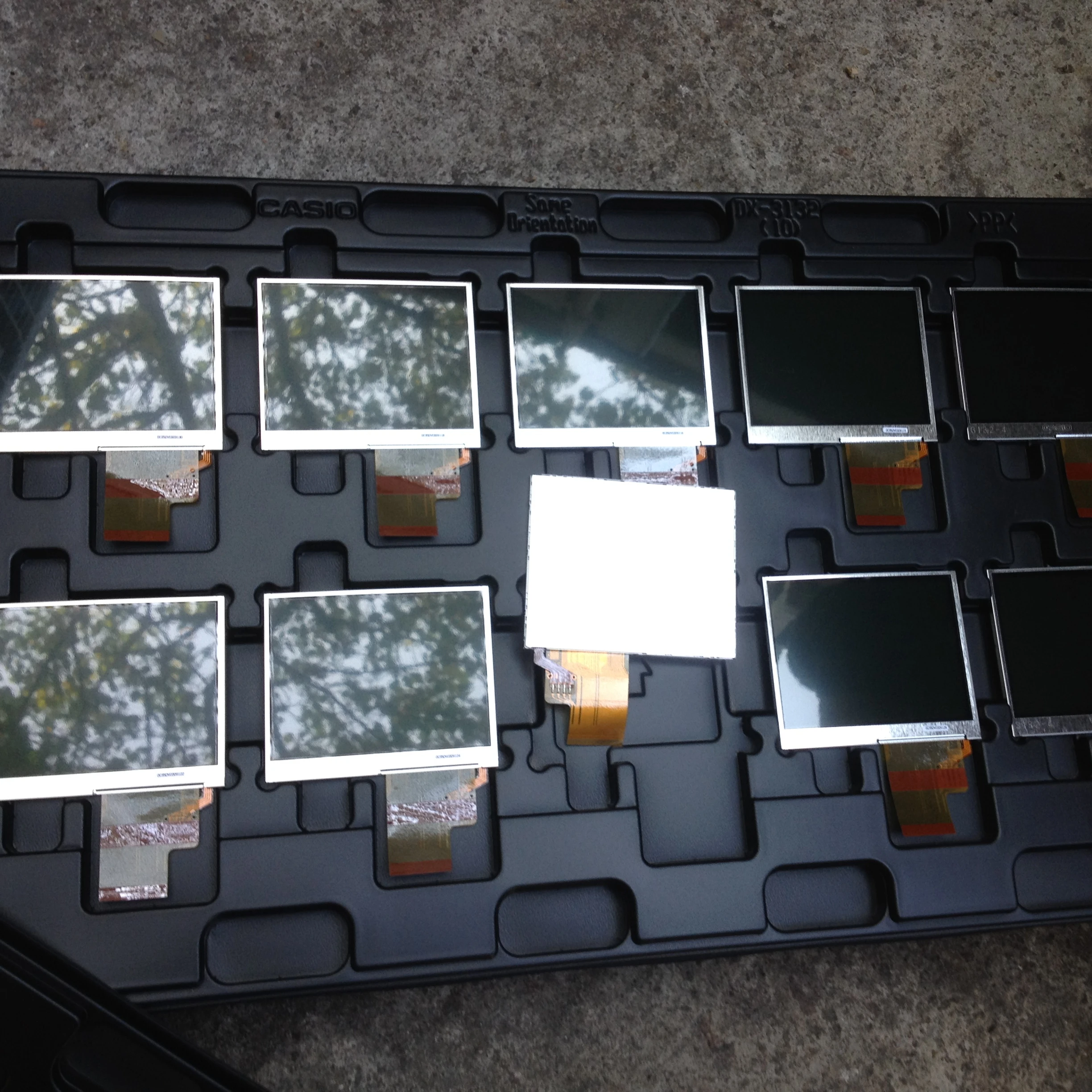 Original new A COM35T3829XLC in stock 3.5 inch IPS LCD 320*240 Parallel RGB interface for handheld and PDA