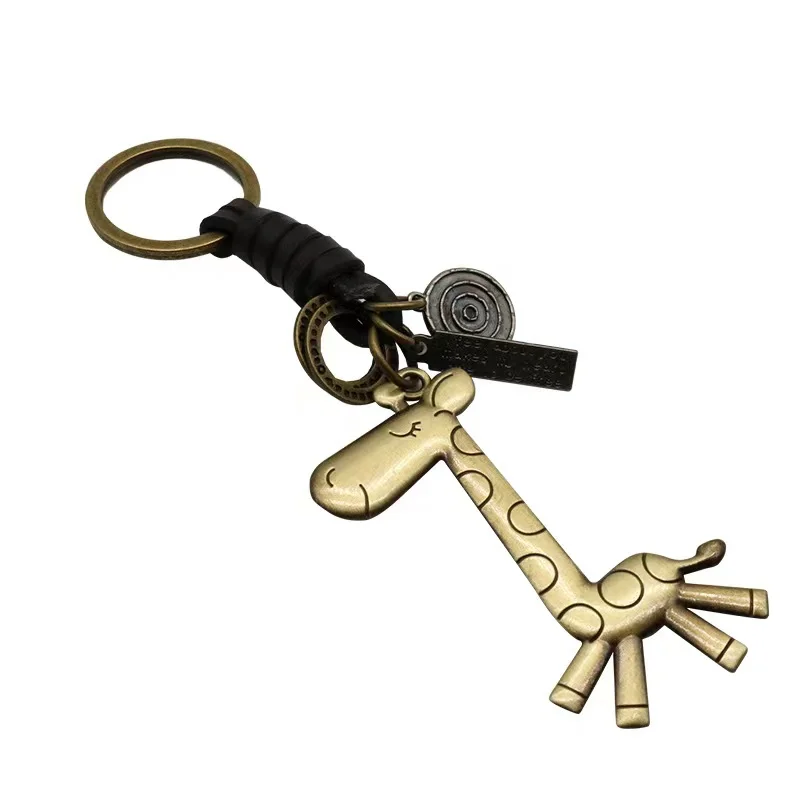 Hot-selling fashion alloy giraffe keychain in Europe and America. Bronze brushed color personalized keychain