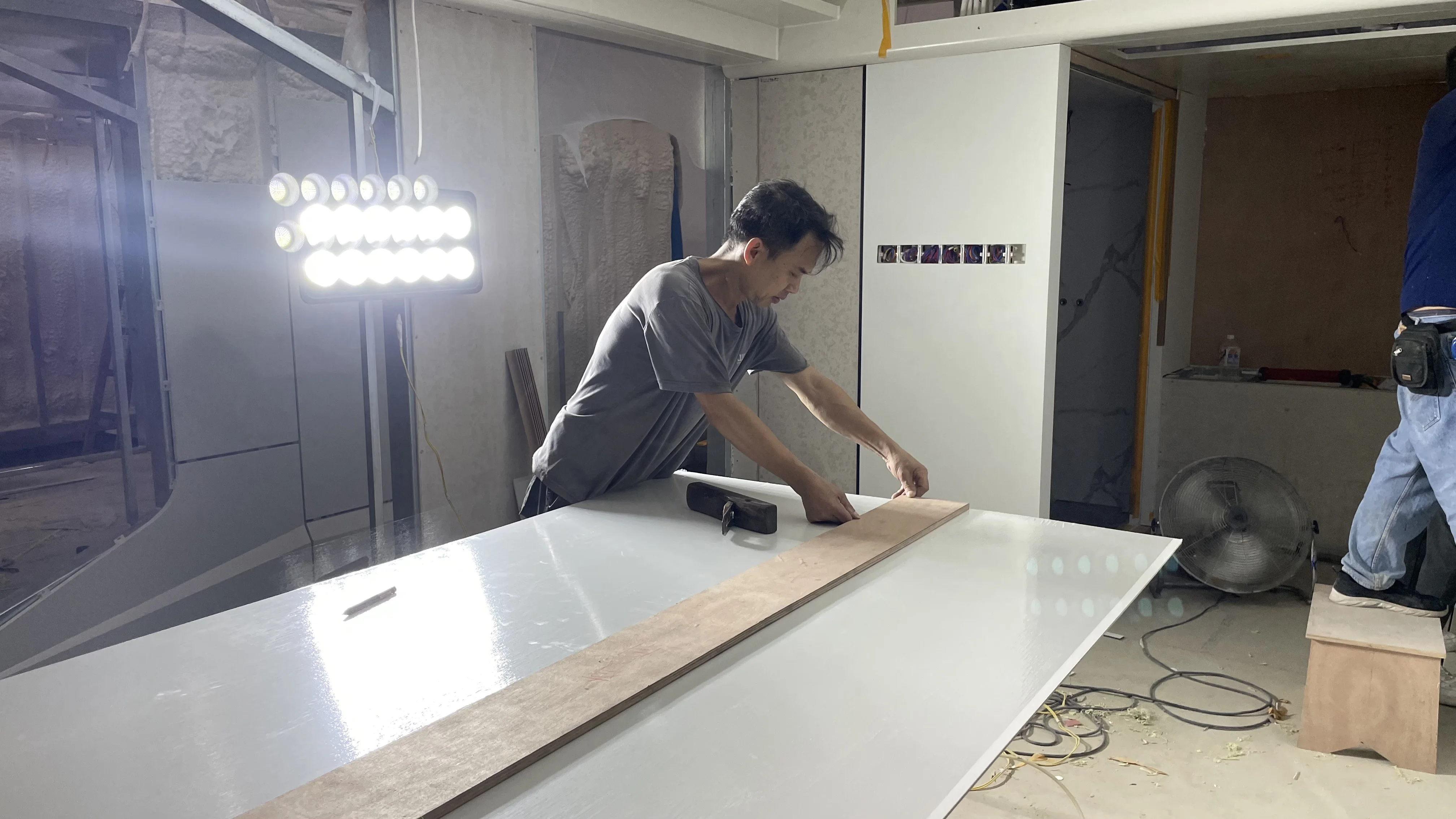 Small Space Capsule Mobile Home Prefabricated Modular Steel Container with Kitchen and Bathroom for Hotels and Cabins