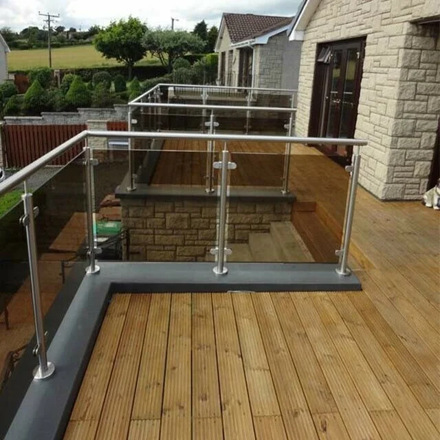 Daiya simple iron grill design for balcony with post glass railing