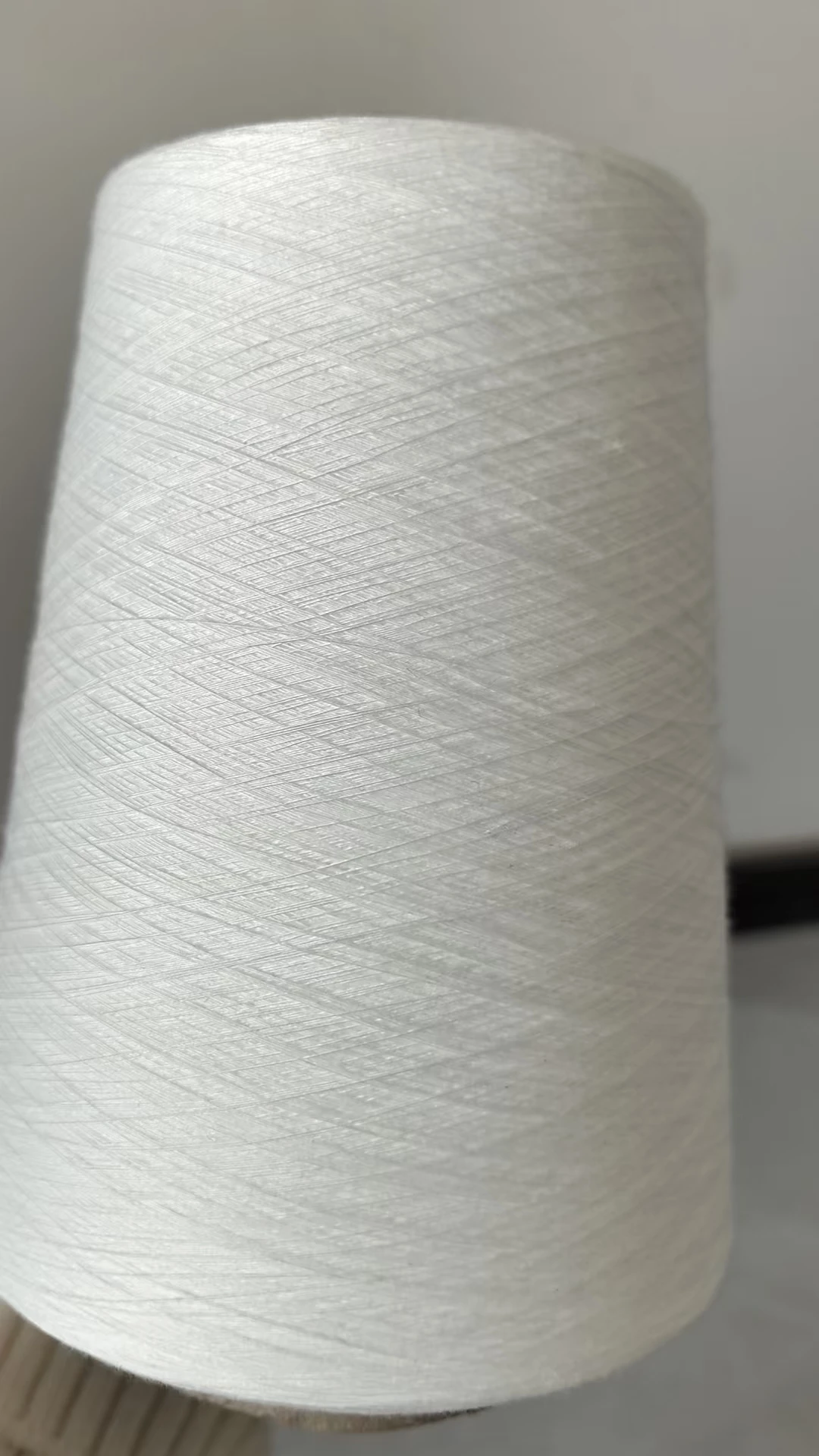 Пряжа для футболки Ne 30/1 32/1 Cd 40S/2 32S 40/1 60/1 8/1 10S Толстая хлопковая массивная 100 расчесанная компактная пряжа окрашенная