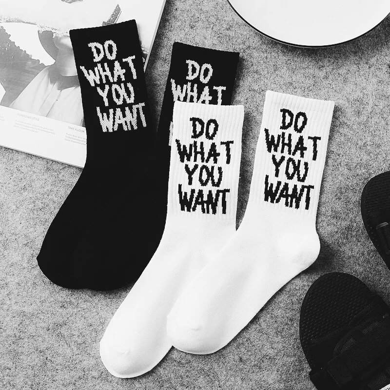 Wholesales Funny Letter Korea Hip-hop Street Skate Socks Hosiery Women High Quality Black white casual Cotton Short Socks