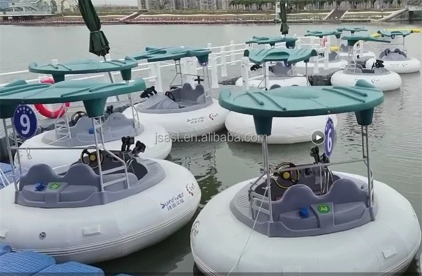 Inflatable bumper cars water pool Kids Inflatable Electric Fiberglass Rubber Plastic Bumper Boat for Amusement Park Gas powered