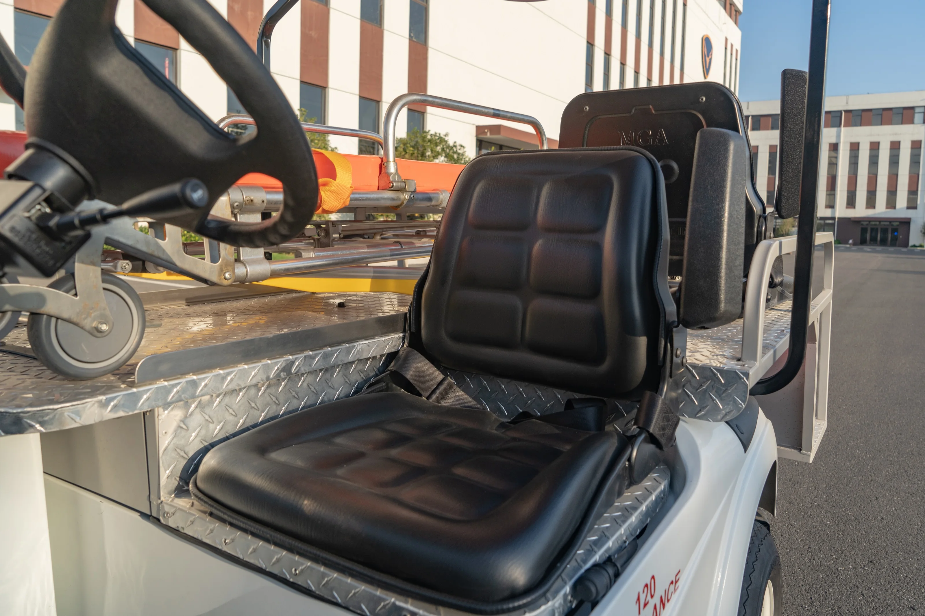 LEROAD NEW MODEL L2 Ambulance Car Durable High Efficiency Convenient 2 Seats Utility Vehicle