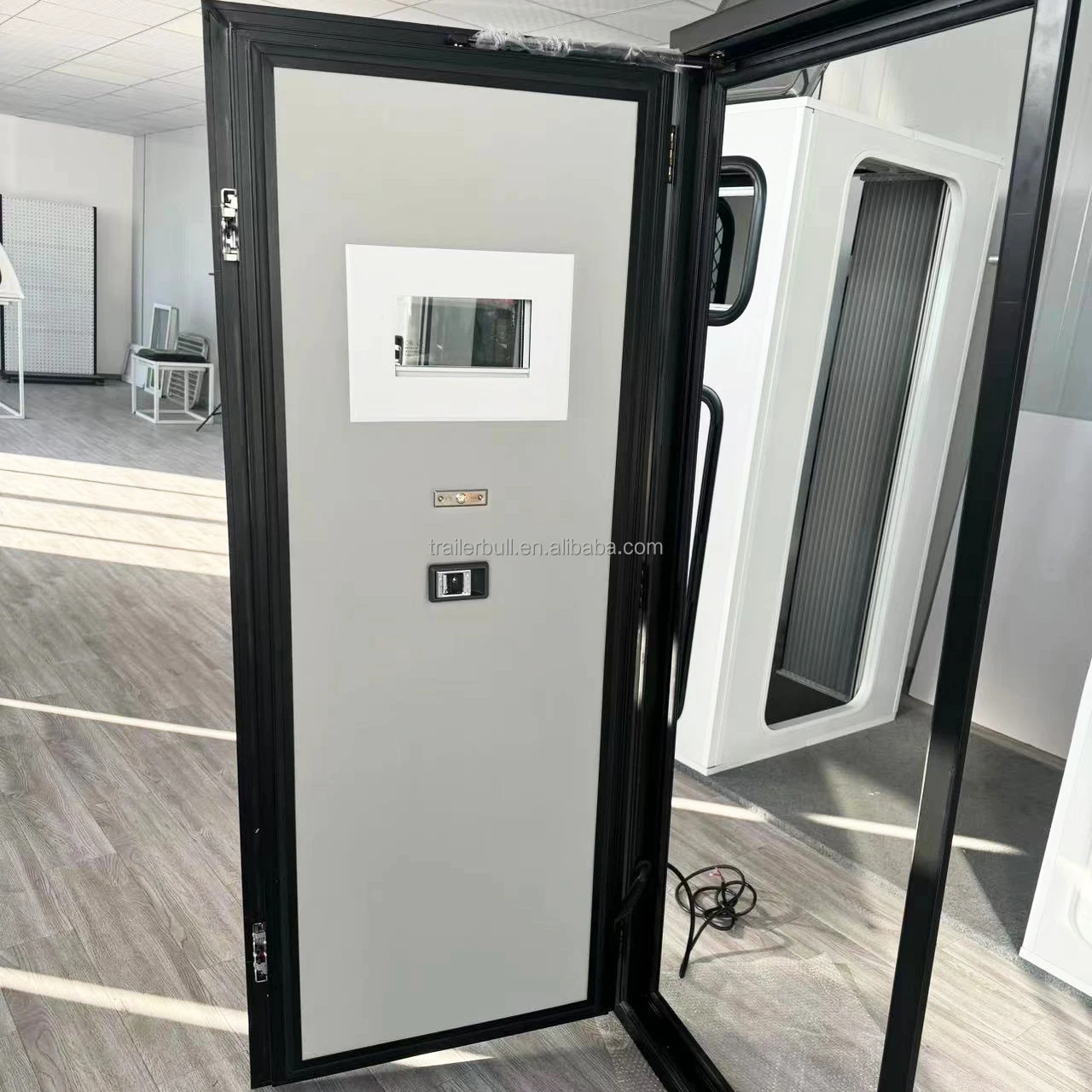 EuroVision Safari EVDX-1900x650 Insulation Motorhome Entry Doors Custom Aluminum Alloy Frame for Expedition Truck Campers