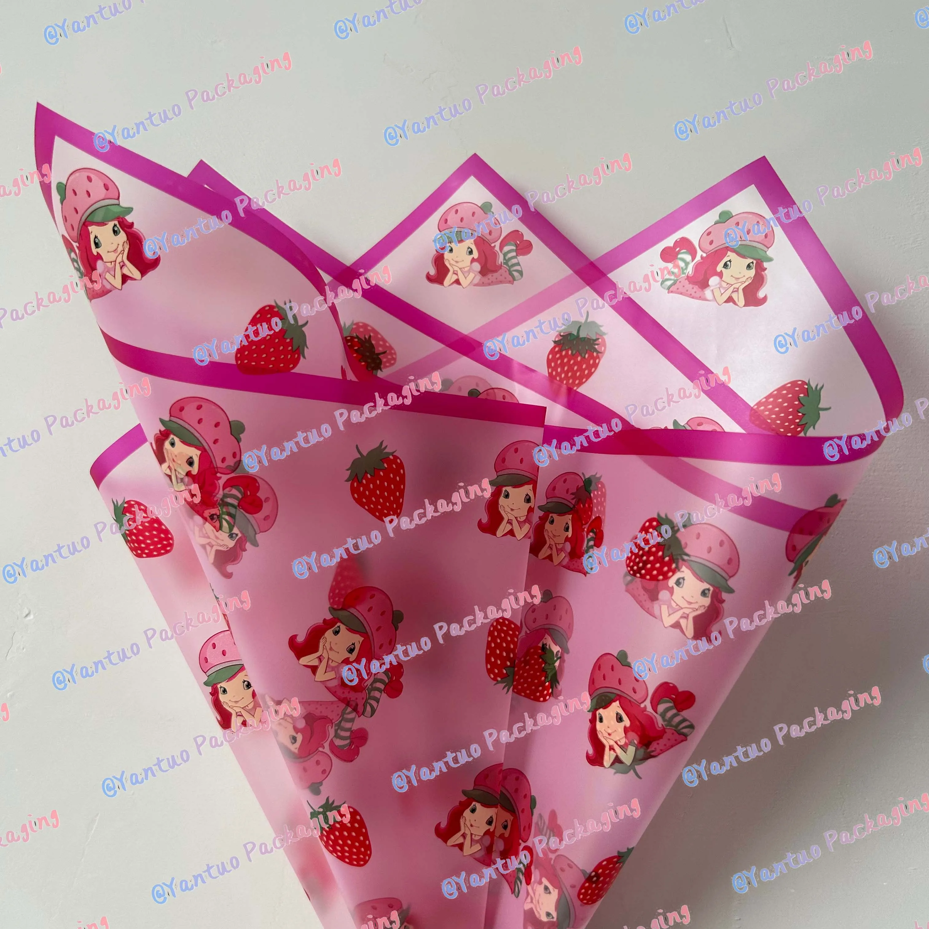 Factory Wholesale Strawberry Shortcake Girl Flower Wrapping Paper Waterproof Bouquet 20 Pcs in a Pack