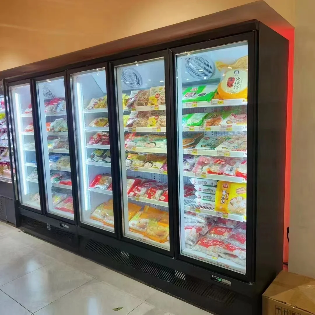 Холодильная камера с витриной в магазине напитков овощных фруктов замороженных продуктов криохолодильник
