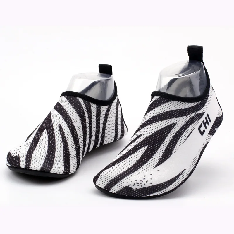 Недорогие высококачественные быстросохнущие детские уличные водные спортивные акватуфли, носки для бассейна, обувь без шнуровки, пляжная обувь