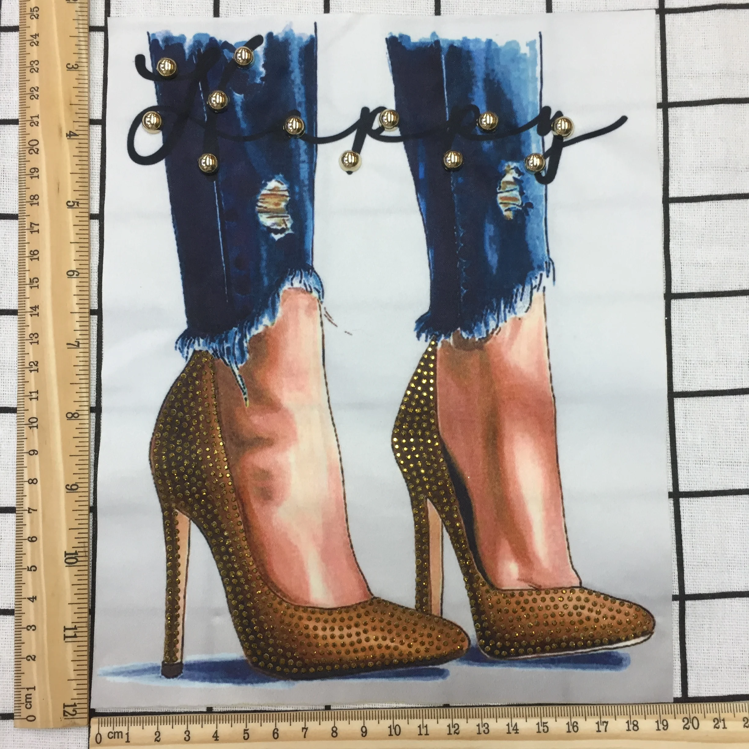 High Quality Cheap Custom Made Clothing Embroidery Patches Brand Iron On Embroidered Patch