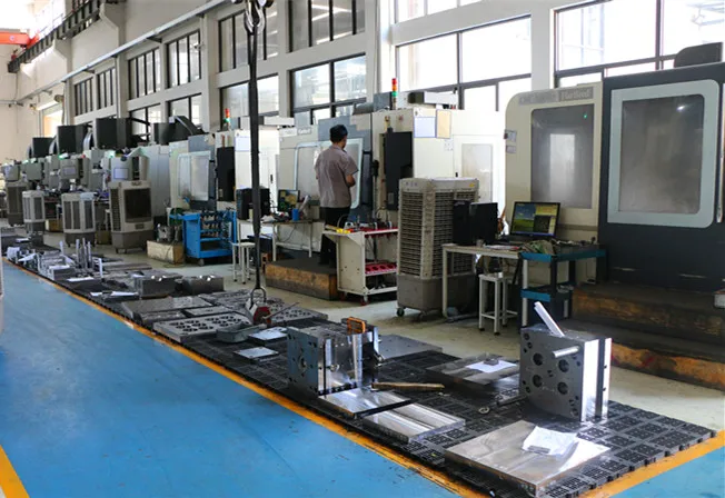 High Quality P20 Plastic Injection Mold for Engine Oil Cap Hot Runner PP Material for Household Machinery Good Sale in TaiZhou